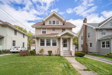 203 S Grinnell St, Jackson, MI 49203