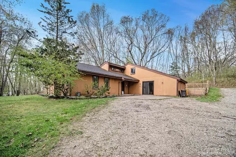 4220 E Cedar Lake Rd, Chelsea, MI 48118