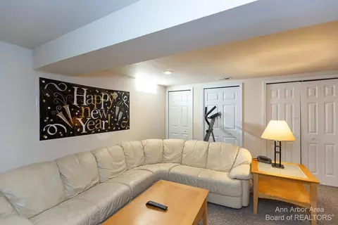 689 Glenwyth, Brighton, MI 48116 photo 18
