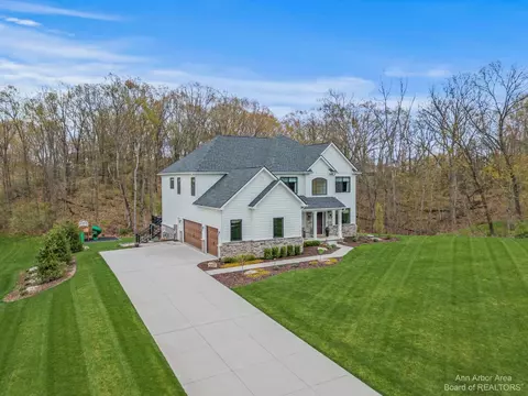 5616 Eggert Pl, Brighton, MI 48116 photo 2