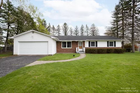 4119 Feldman Ct, Jackson, MI 49201 photo 2