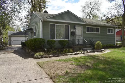 1154 Walnut St, Ypsilanti, MI 48198