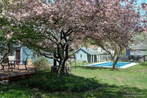 7648 Forest St, Dexter, MI 48130 photo 6