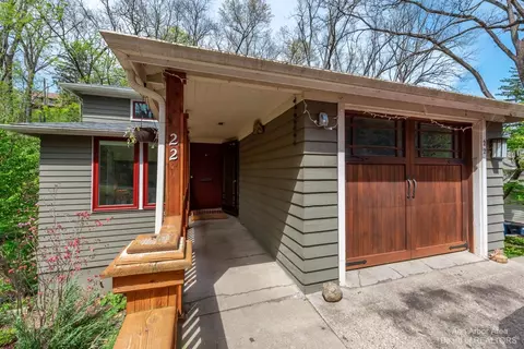 22 Harvard Pl, Ann Arbor, MI 48104