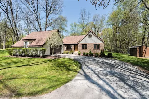 11549 East Ln, Whitmore Lake, MI 48189
