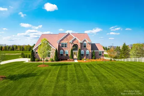 7670 Whirlaway, Saline, MI 48176