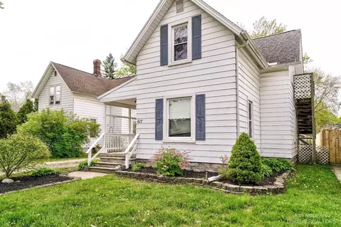 617 W 7th St, Monroe, MI 48161 photo 2