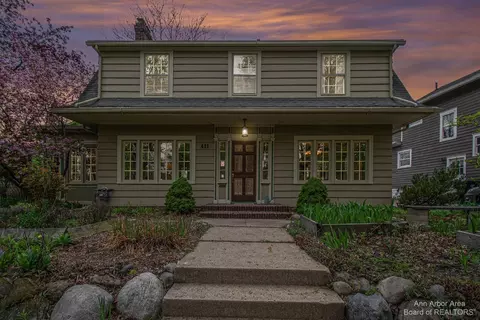 411 Carey St, Lansing, MI 48915