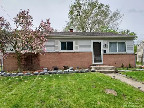 1531 Harvest Ln, Ypsilanti, MI 49198