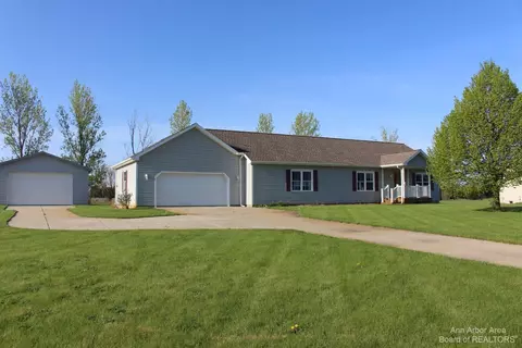 2321 S Burgett Ln, Grass Lake, MI 49240