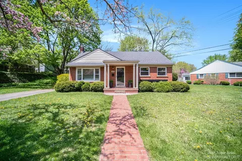 840 Hewett Dr, Ann Arbor, MI 48103