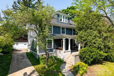 1809 Hill St, Ann Arbor, MI 48104