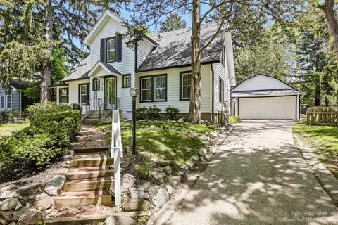 2209 Ferdon Rd, Ann Arbor, MI 48104