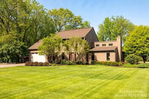 9465 Hidden Lake Cir, Dexter, MI 48130