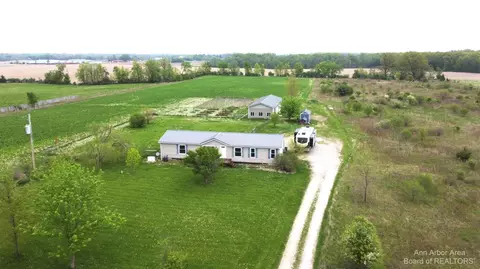 8059 N Adrian Hwy, Tecumseh, MI 49286