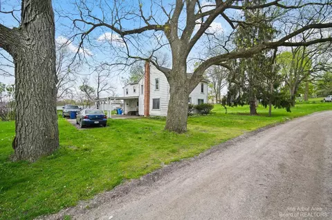 621 Spring St, Manchester, MI 48158