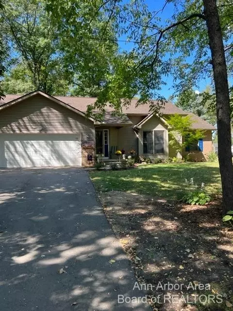 11656 N Main St, Whitmore Lake, MI 48189