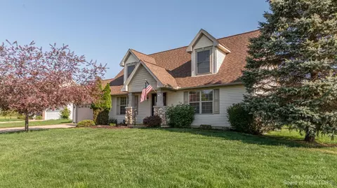 242 Glenwood Cir, Manchester, MI 48158