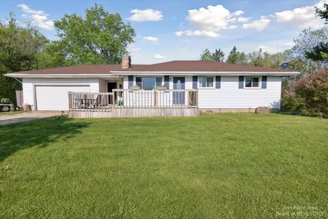 11714 Tompkins Rd, Rives Junction, MI 49277