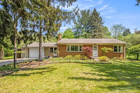 2318 Newport Rd, Ann Arbor, MI 48103