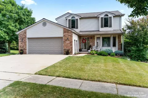 1338 Colony Dr, Saline, MI 48176