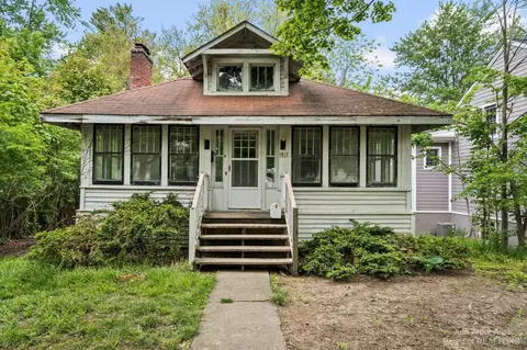 1817 Pontiac Trl, Ann Arbor, MI 48105