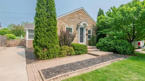 3360 Harvard Rd, Royal Oak, MI 48073