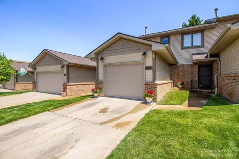 909 Moore Dr #32, Chelsea, MI 48118