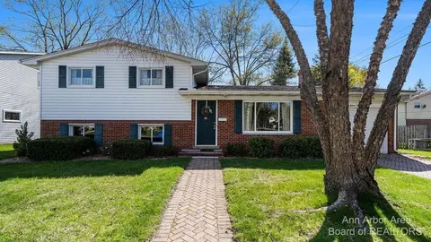 1525 Patricia Ave, Ann Arbor, MI 48103