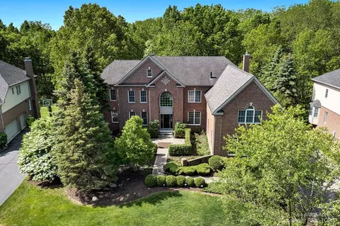 2547 Timber Hill Dr, Ann Arbor, MI 48103