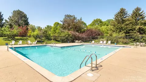 758 Watersedge Dr, Ann Arbor, MI 48105 photo 26