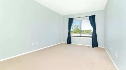 758 Watersedge Dr, Ann Arbor, MI 48105 photo 21
