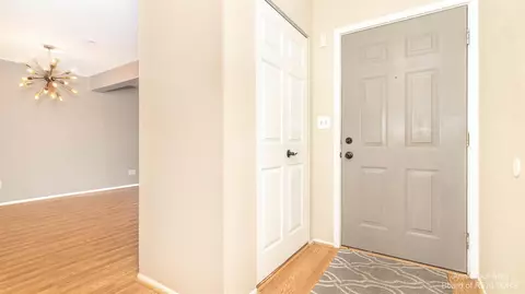 758 Watersedge Dr, Ann Arbor, MI 48105 photo 3