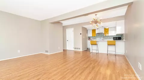 758 Watersedge Dr, Ann Arbor, MI 48105 photo 8