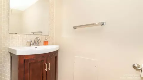 758 Watersedge Dr, Ann Arbor, MI 48105 photo 15