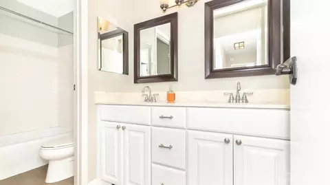 758 Watersedge Dr, Ann Arbor, MI 48105 photo 18