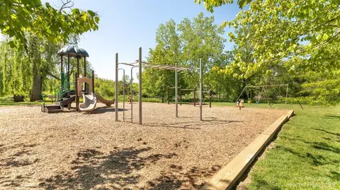758 Watersedge Dr, Ann Arbor, MI 48105 photo 29