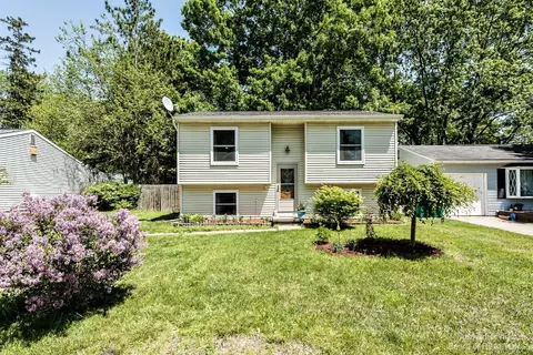 6047 S Mohawk Ave, Ypsilanti, MI 48197