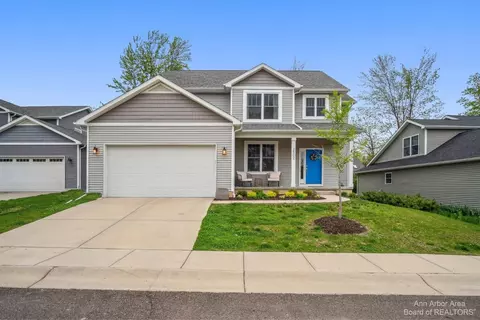 2502 Banyan Ct, Ann Arbor, MI 48103