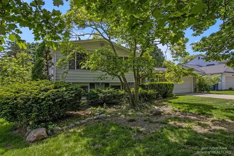 1358 King George Blvd, Ann Arbor, MI 48108