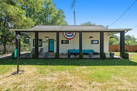 257 West St, Napoleon, MI 49261
