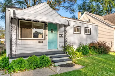 26034 Barrington St, Madison Heights, MI 48071