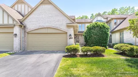 2734 Winter Garden Ct, Ann Arbor, MI 48105