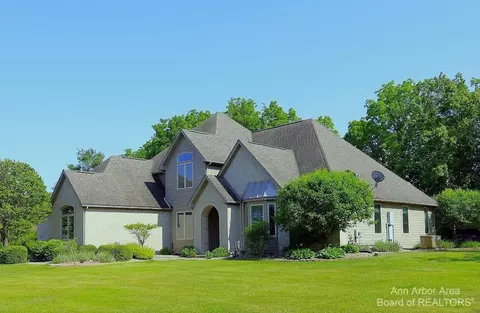 4522 Waynick Dr, Britton, MI 49229