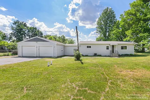9437 Cady Rd, Jackson, MI 49201