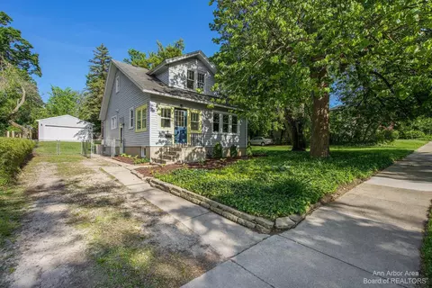 917 S 7th St, Ann Arbor, MI 48103