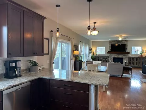 7680 Fox Trace Rd, Dexter, MI 48130 photo 6