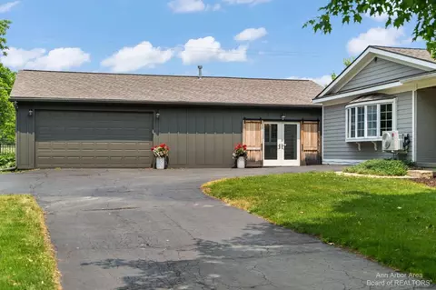3720 Meadow Ln, Saline, MI 48176 photo 8