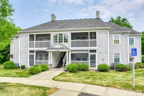 4701 Inverness St #61, Dexter, MI 48130