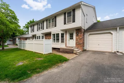 42123 Mill Race Cir, Plymouth, MI 48170